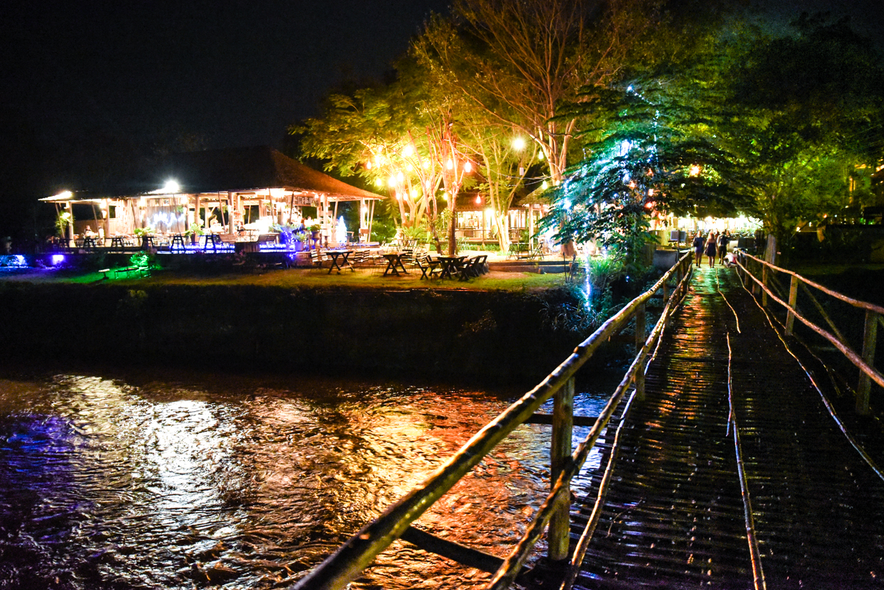 Pai-bamboo bridge by night